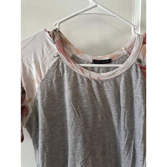 Sweet Claire women’s size medium floral top - Picture 3 of 9